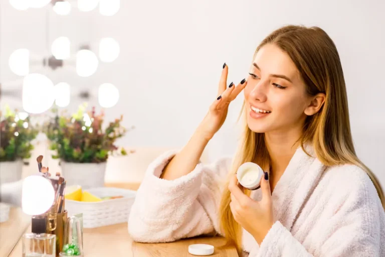 Skincare: O que é, 7 Etapas Essenciais e Benefícios para sua Pele